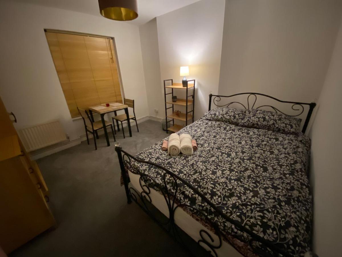 Cosy Victorian Guest Room Лондон Экстерьер фото